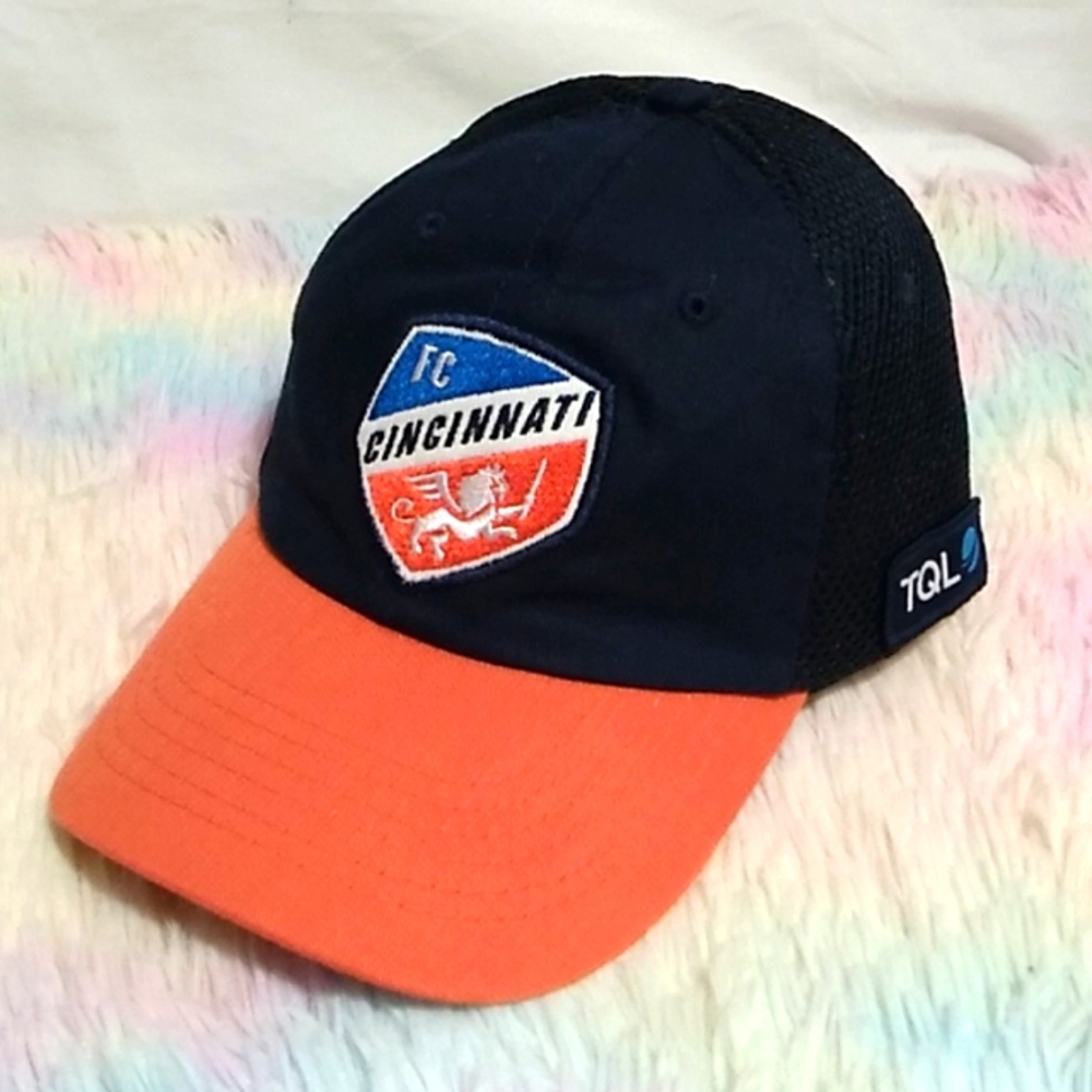 FC Cincinnati Snap Back Soccer Hat Never Worn